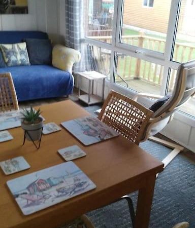 No. 27. A quiet dog friendly rural/coastal chalet Villa Seaton Exterior foto