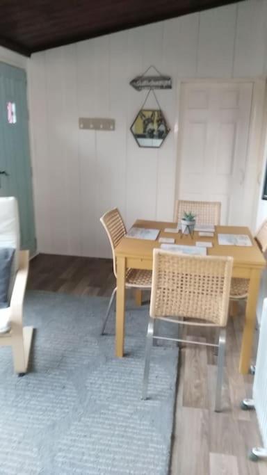 No. 27. A quiet dog friendly rural/coastal chalet Villa Seaton Exterior foto
