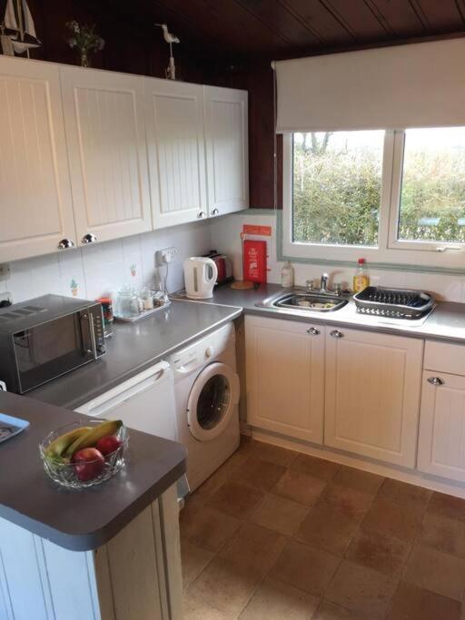 No. 27. A quiet dog friendly rural/coastal chalet Villa Seaton Exterior foto